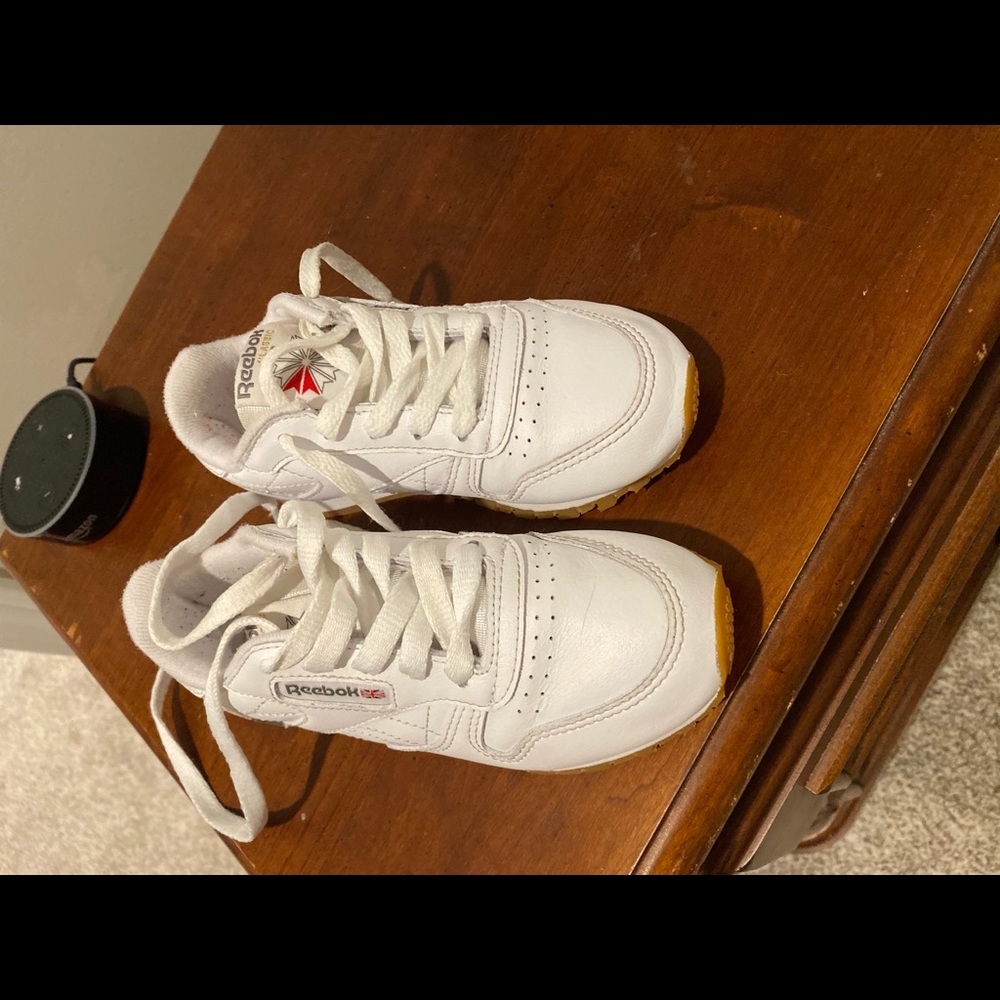 White classic Reebok’s - Picture 4 of 6